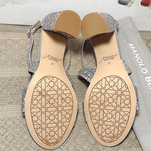 Jewel Badgley Mischka Cook Silver Sandals - Picture 7 of 15